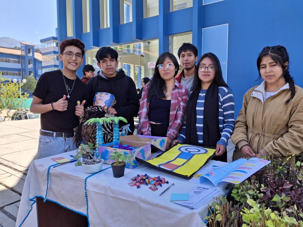 Proyectos sobre salud emocional y temas sociales fueron expuestos por los alumnos