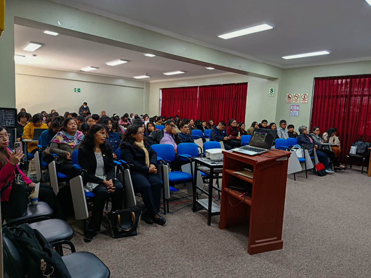 Docentes y autoridades compartieron un emotivo reconocimiento