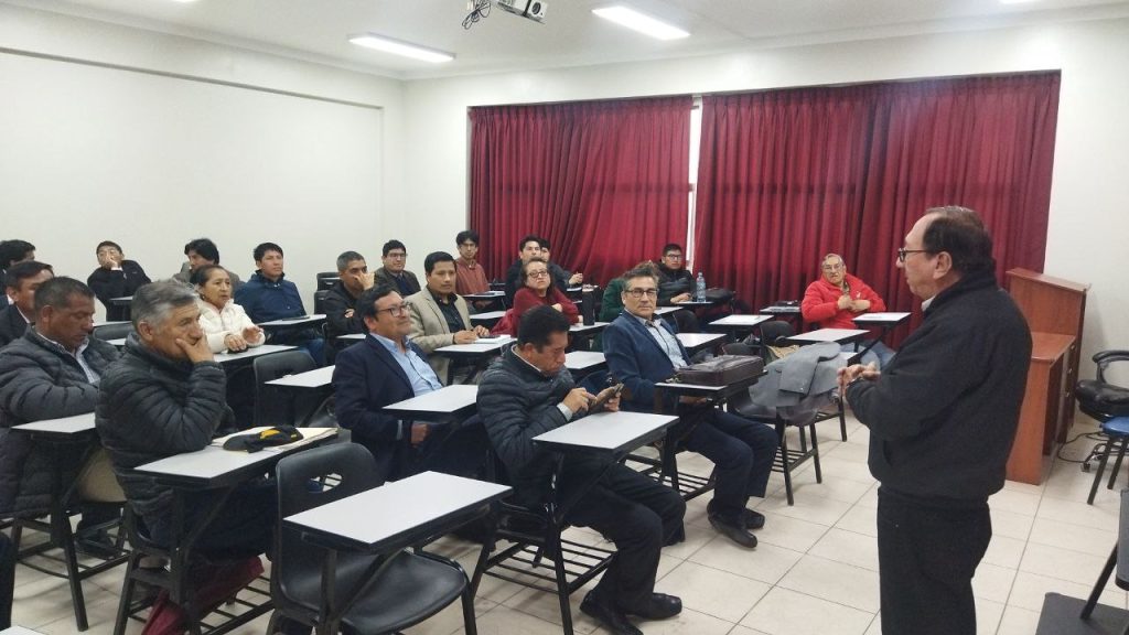 En un pleno extraordinario, los docentes de la nueva Facultad de Ciencias Sociales se reunieron para finiquitar los trámites respectivos